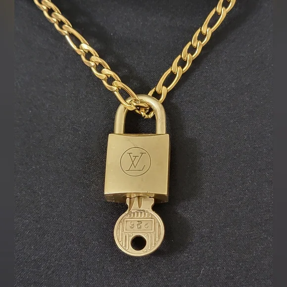 Authentic Vintage Gold Louis Vuitton Key and Lock Necklace Set #226🔒🔑 - Picture 7 of 17